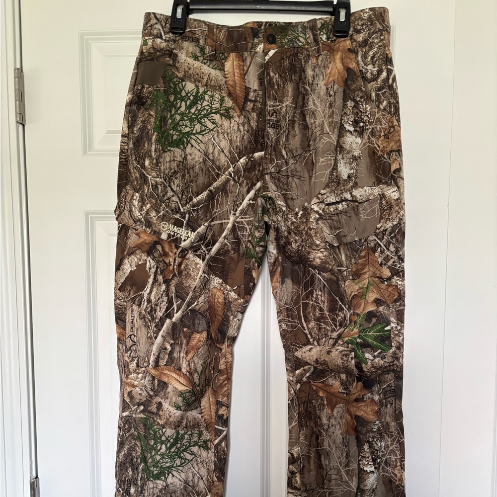 Magellan Outdoors Brown Camo Cargo Pants